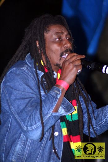 Berris Bassa with The Indica Band - Jacob Miller Remember Festival, Hoechstenbach 30. Juli 2005 (2).jpg